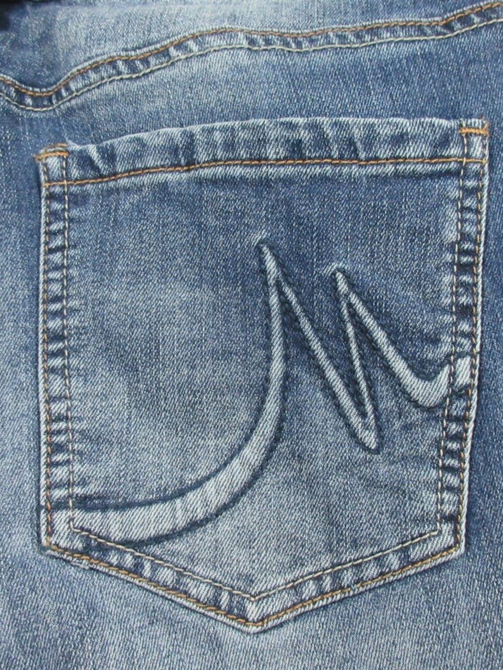 Maurices womens medium wash distressed straight stretch jeans 6x30 EUC